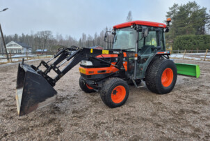 Kubota L4200 etukuormaajalla