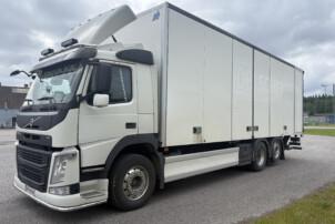 Volvo FM 6x2*4 kokosivuaukeava