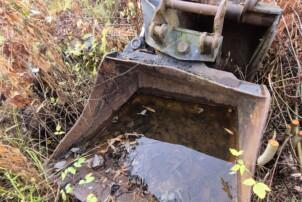 Kallistuva luiskakauha S40 kiinnike