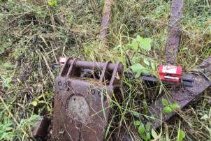 Trukkipiikit kaivuriin 2,5t