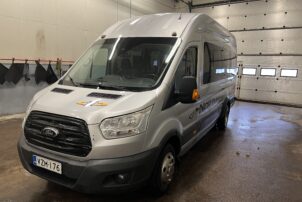 Ford Transit 17 paikkainen