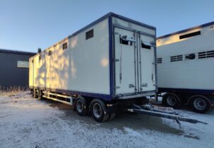 KOME Eläinkuljetusperävaunu 4-akselinen