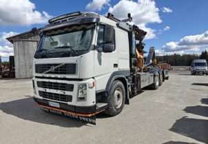 VOLVO 440 6x2