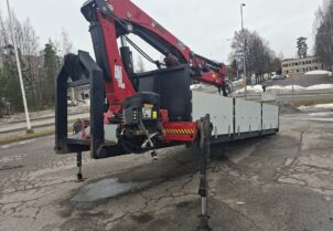 Nosturilava Hiab 211 EP-3 kouralla, pyörittäjällä ja nostokoukulla