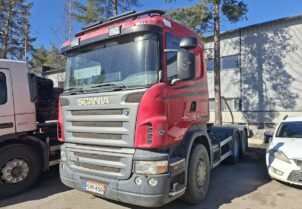 Scania R580 6x4 V8 vetopöytäauto uusilla renkailla ja juuri isosti huollettu