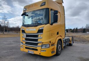 Scania R410 CNG kaasu + Schmitz 2-lämpövaunu