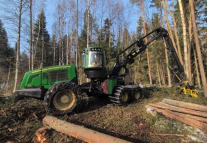 John Deere 1170E Harvester