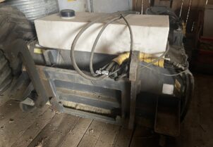 Stark KM1600 kerääväharja vesisäiliöllä