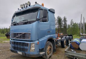 Volvo FH16 8x4 teliveto