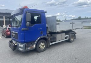 MAN TGL 8.150 4x2 Multilift koukku ja aurapuskuri